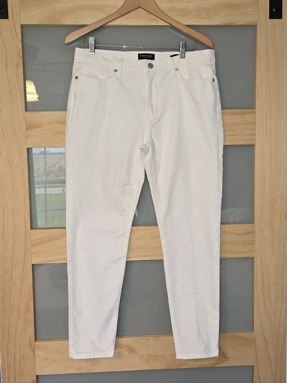 Banana Republic White Denim Pants~Capsule Wardrobe